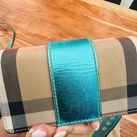 Burberry sling bag - Picture 8 of 13
